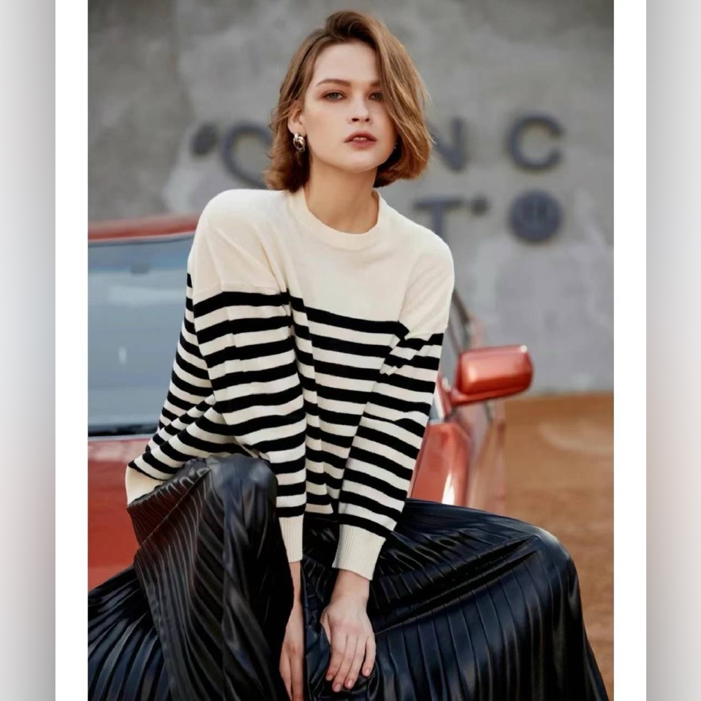 Nwt $345 Vince Engineered Striped Print Wool Blend Sweater